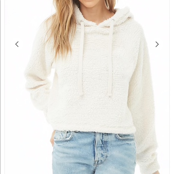 Forever 21 Sweaters - NWOT Forever 21 Faux Shearling Cropped Hoodie